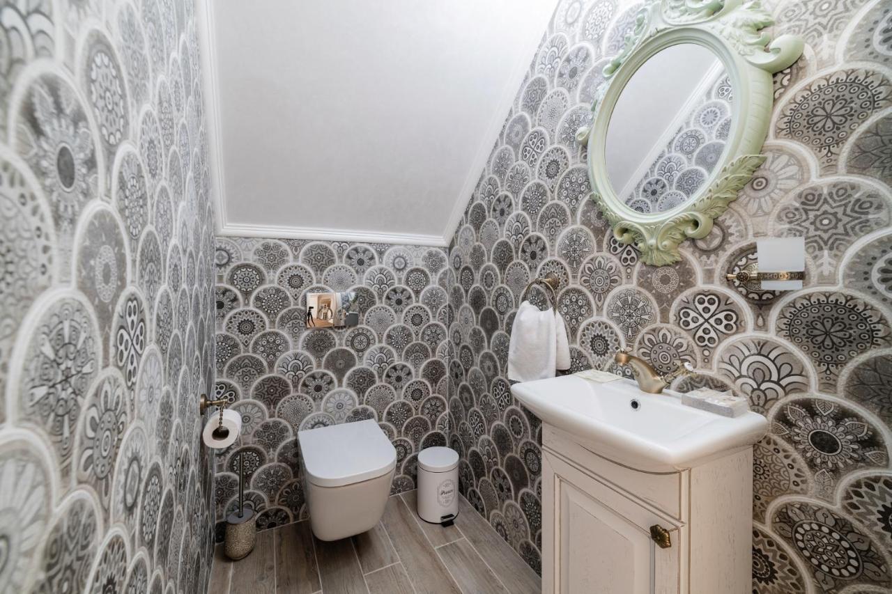 Vip Apartment On Duhnovicha Street .Free Parking. Uschhorod Exterior foto